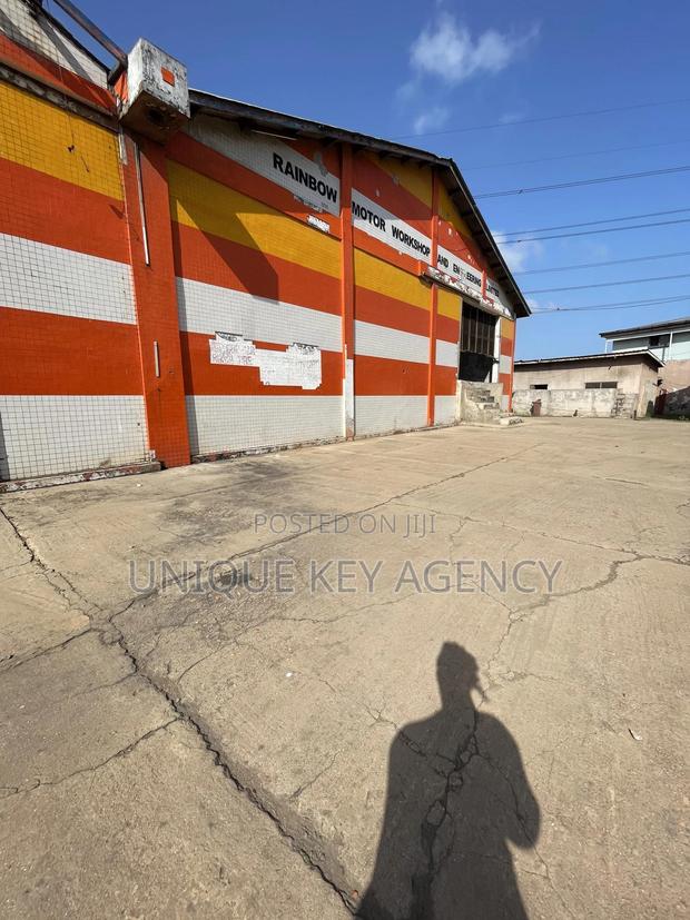 Warehouse for Sale in Accra · Photo 1