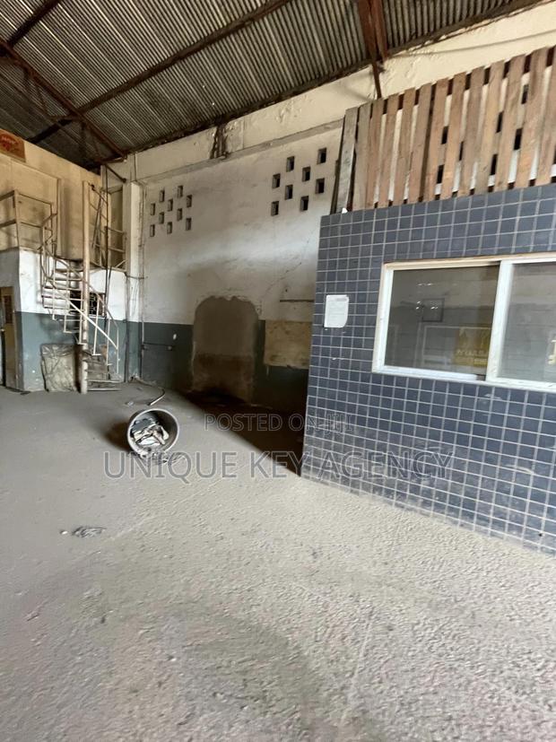 Warehouse for Sale in Accra · Photo 3