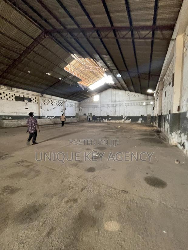 Warehouse for Sale in Accra · Photo 5