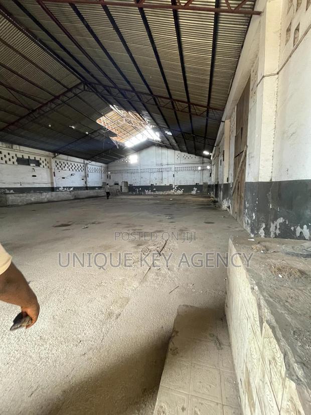 Warehouse for Sale in Accra · Photo 6