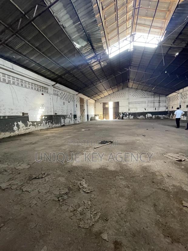 Warehouse for Sale in Accra · Photo 7