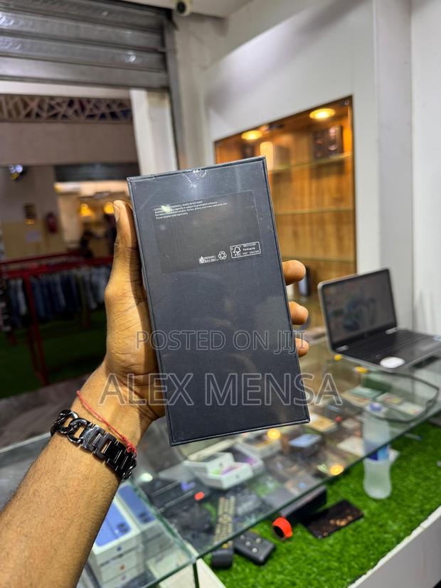 New Samsung Galaxy S24 128 GB Black · Photo 2