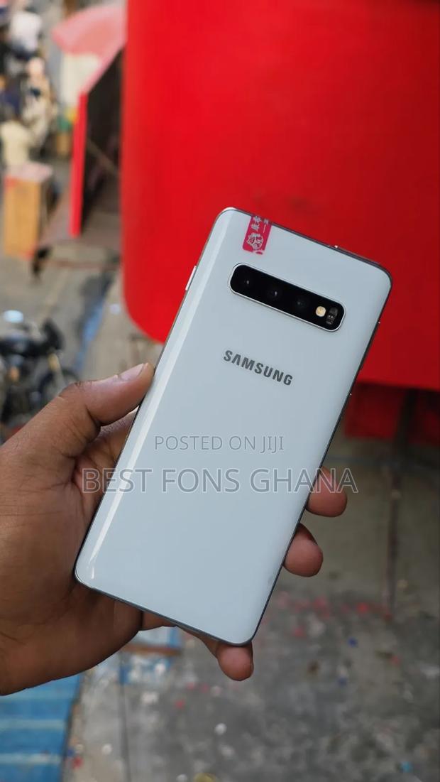 New Samsung Galaxy S10 128 GB White · Photo 2