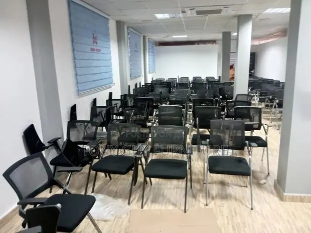 Comfortable Study Chair for Students · Photo 1