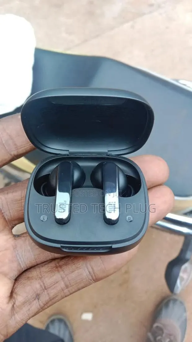 Preowned Neat JBL Live Pro2 Earbuds From America for Sale · Photo 1