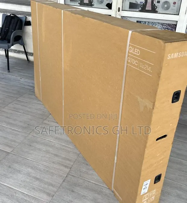 Neatly Sealed Qled 85 Samsung Tv Q70c · Photo 1