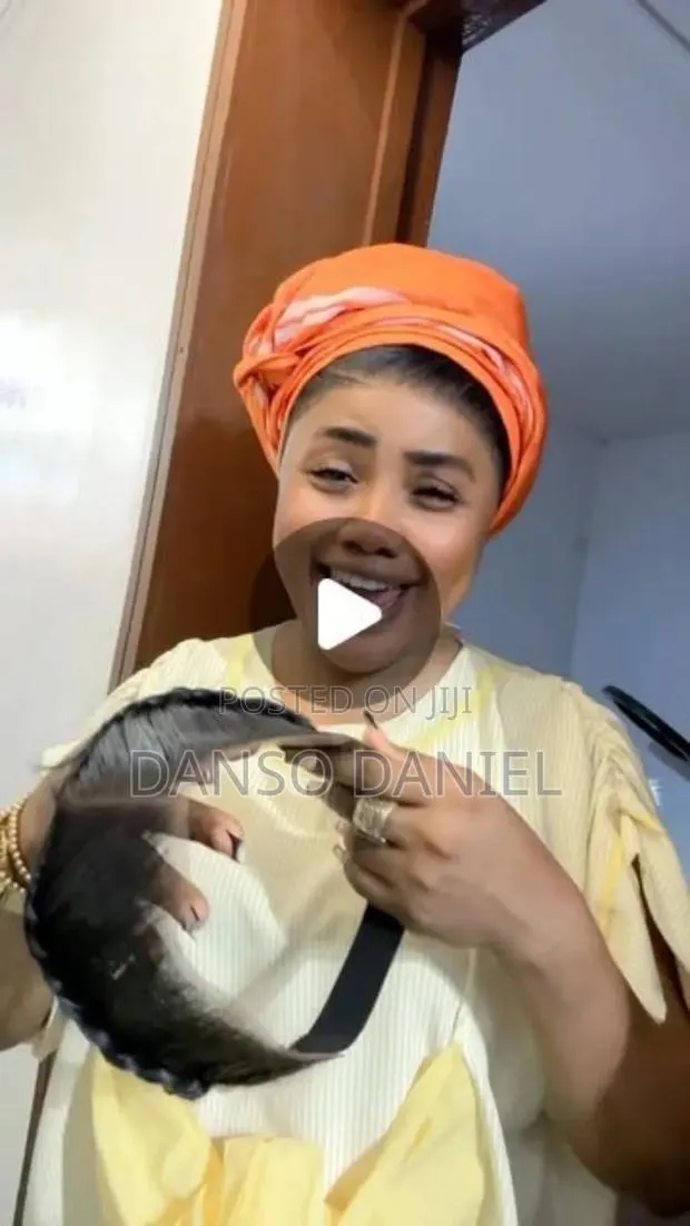 Gele Frontal · Photo 1