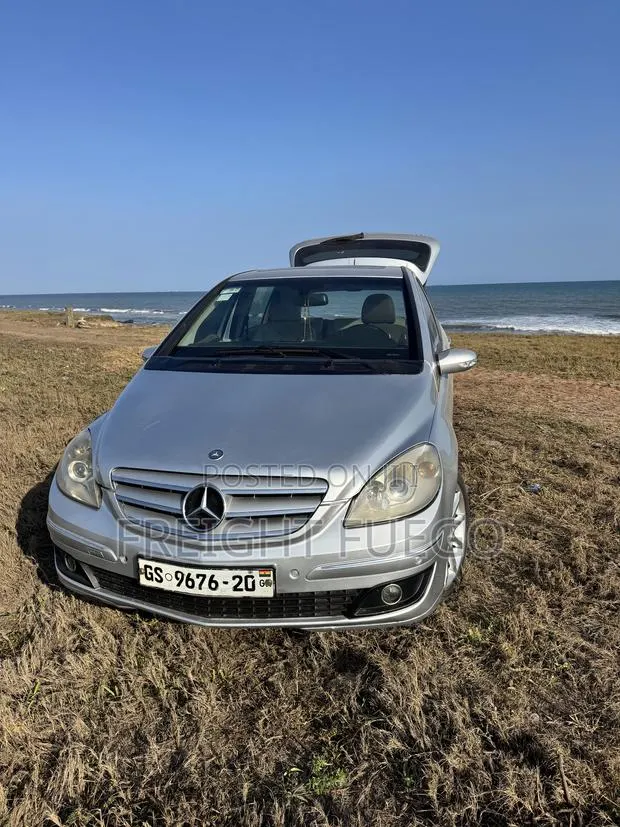 Mercedes-Benz B-Class B200 Petrol 2008 Silver · Photo 1
