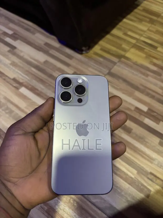 Apple iPhone 15 Pro 128 GB Gray · Photo 1