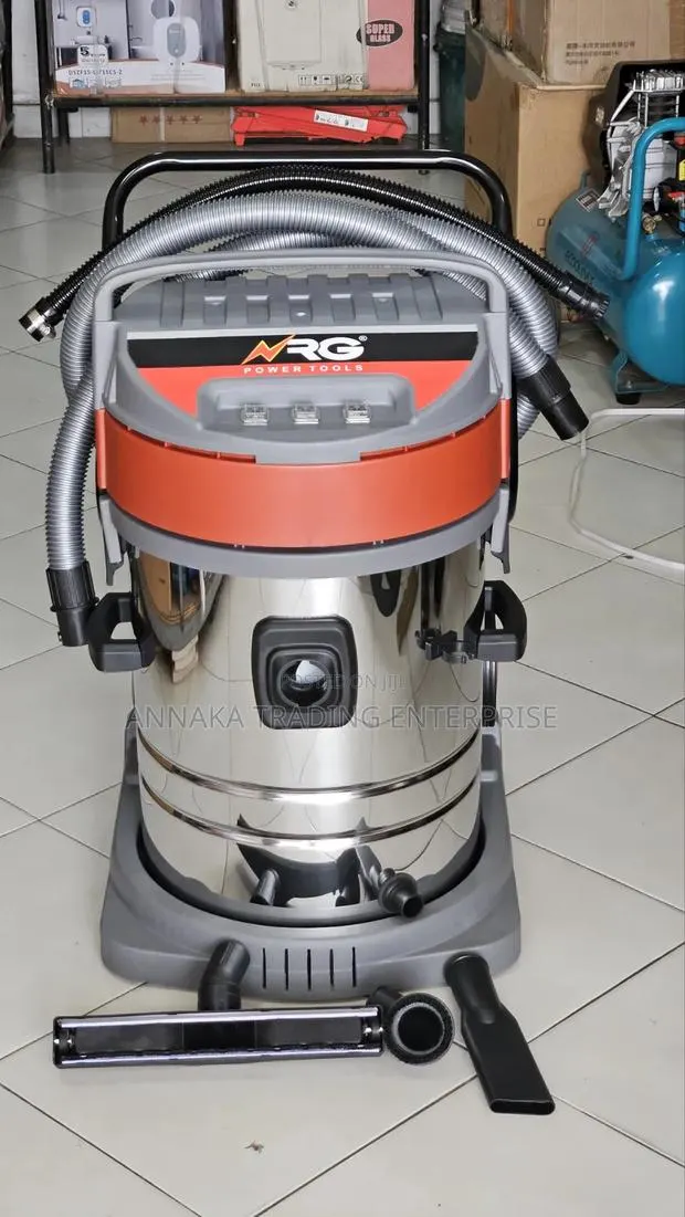 Industrial Vacuum Cleaner · Photo 1