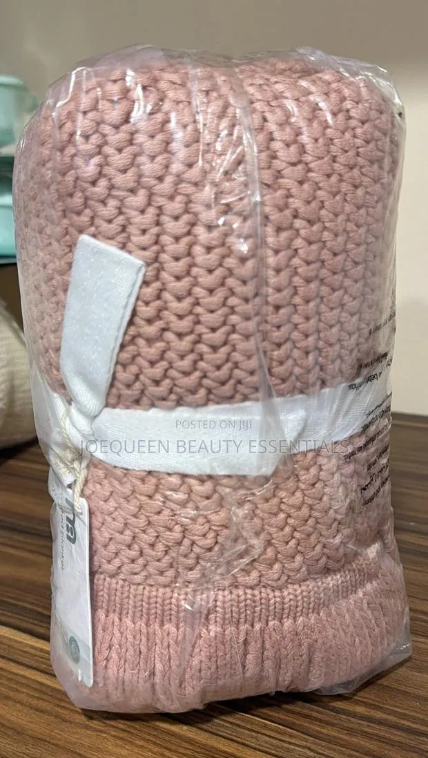Knitted Blanket · Photo 2