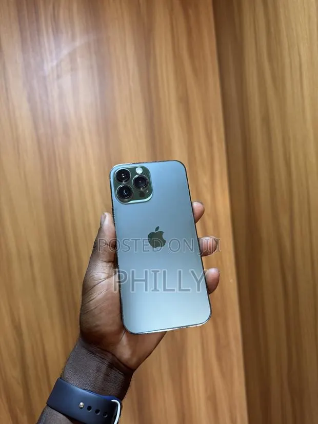 Apple iPhone 13 Pro Max 128 GB Green · Photo 1