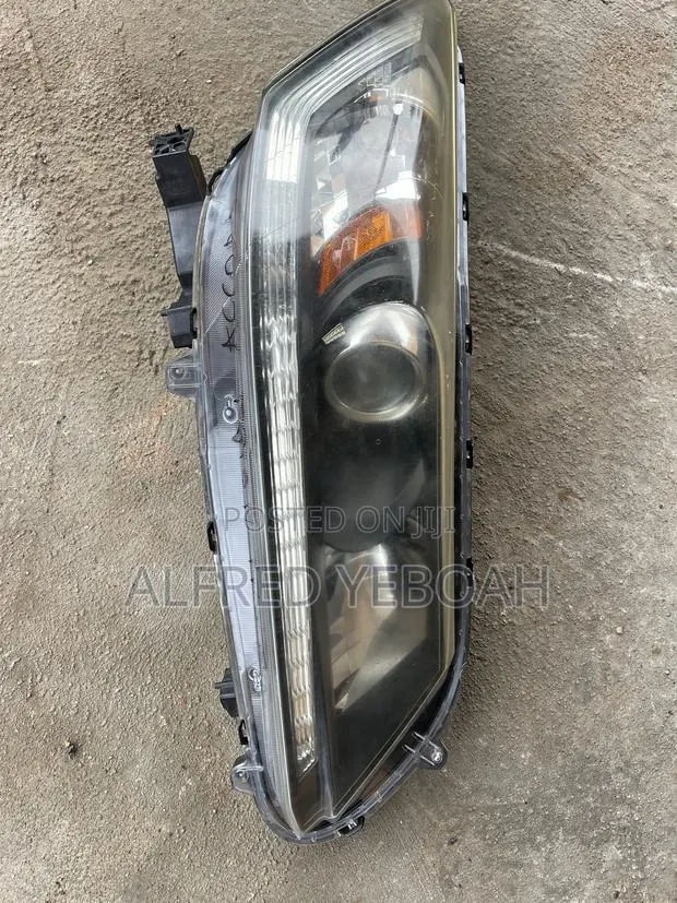 Honda Accord 2013-2015 Headlight · Photo 1