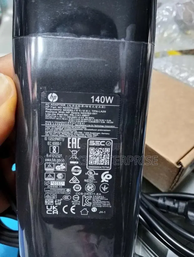 HP 140W Type-C Charger · Photo 1