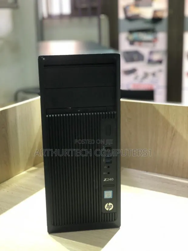 Desktop Computer HP Z240 8GB Intel Xeon HDD 500GB · Photo 1