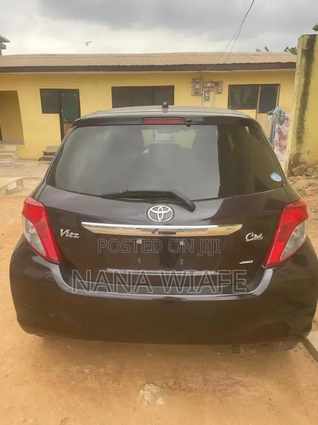 Toyota Vitz 1.3 AWD 3dr 2013 Black · Photo 1