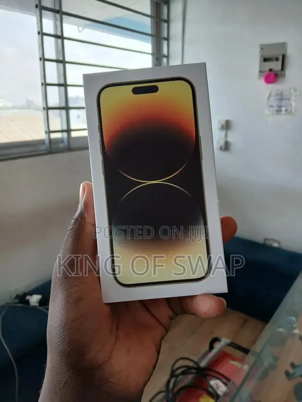 New Apple iPhone 14 Pro 128 GB Gold · Photo 1
