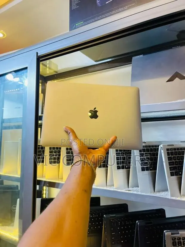 Laptop Apple MacBook Air 2020 8GB Intel Core i3 SSD 256GB · Photo 1