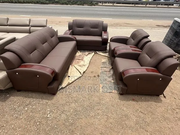 Royal Comfortable Sofa Set, With a Wooden Designed · Photo 1