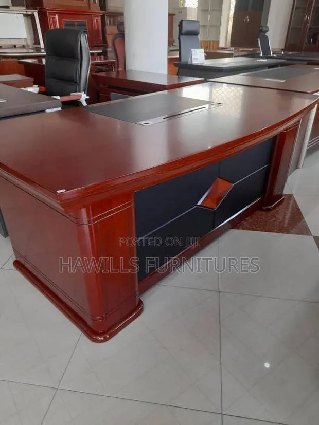 Office Table · Photo 1