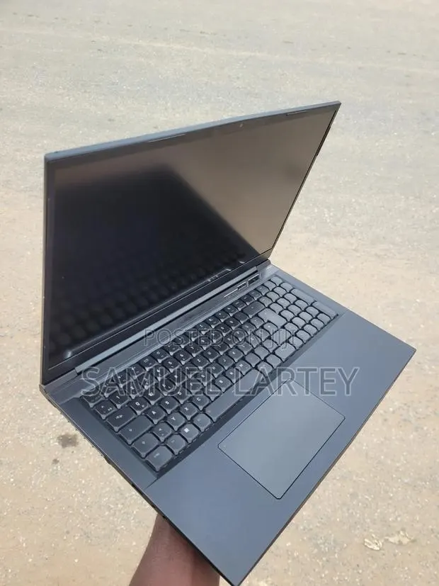Laptop XMG Neo 17 32GB Intel Core i7 SSD 1T · Photo 1