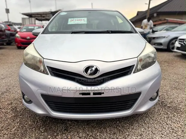 Toyota Vitz 1.5 FWD 3dr 2013 · Photo 1