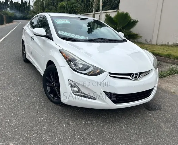 Hyundai Elantra SE Sedan FWD (1.8L 4cyl 6A) 2016 White · Photo 1