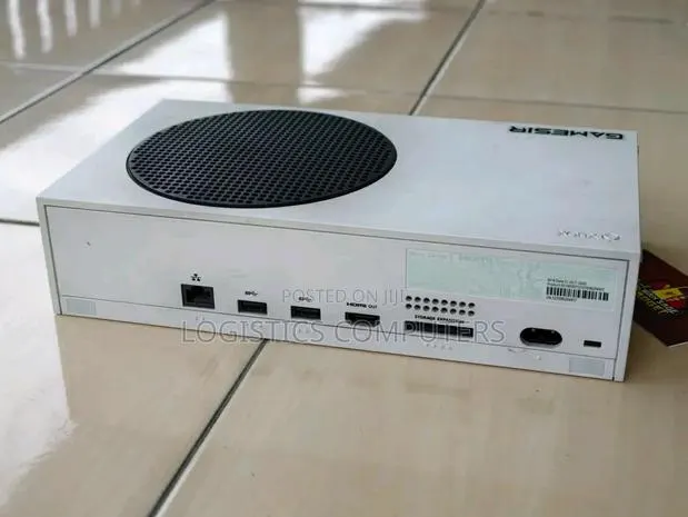 Xbox Series S No Games and Pad · Photo 1