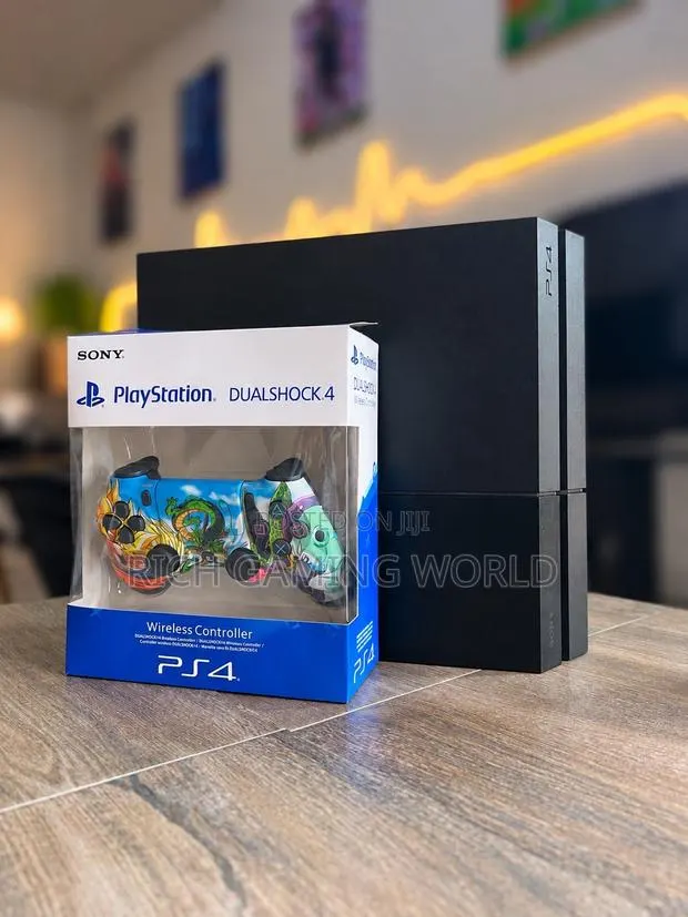 Ps4 Standard 10 Games Two Controllers (Jailbreak) · Photo 1