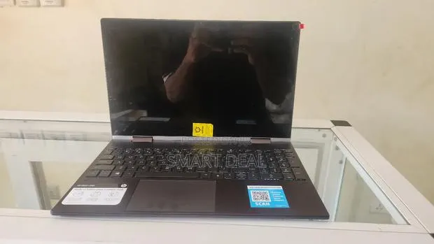 Laptop HP Envy x360 Convertible 15 es2xx 16GB Intel Core i5 SSD 256GB · Photo 1