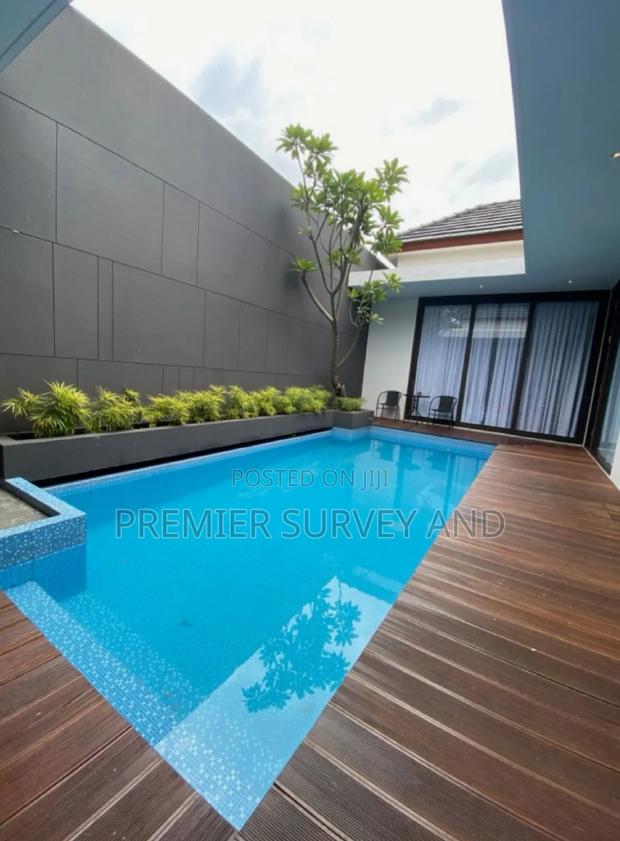 Top-Notch Swimming Pool Construction · Photo 3