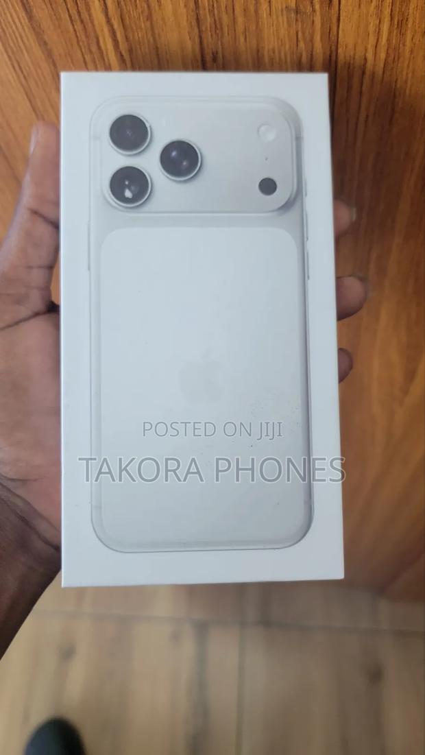 New Apple iPhone XR 128 GB Silver · Photo 1
