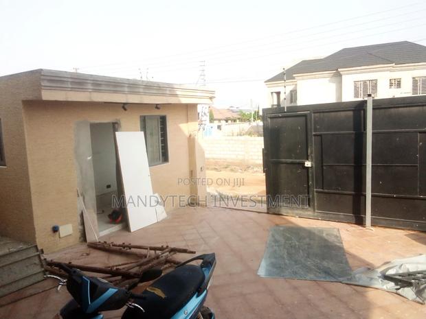 Furnished 5bdrm Mansion in School Junction for sale · Photo 3