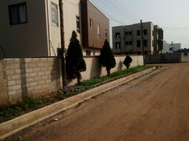 Furnished 5bdrm Mansion in School Junction for sale · Photo 8
