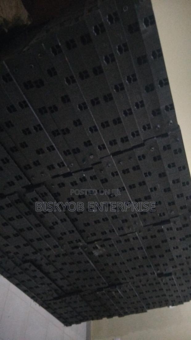 Adjustable Squre Pilars · Photo 1