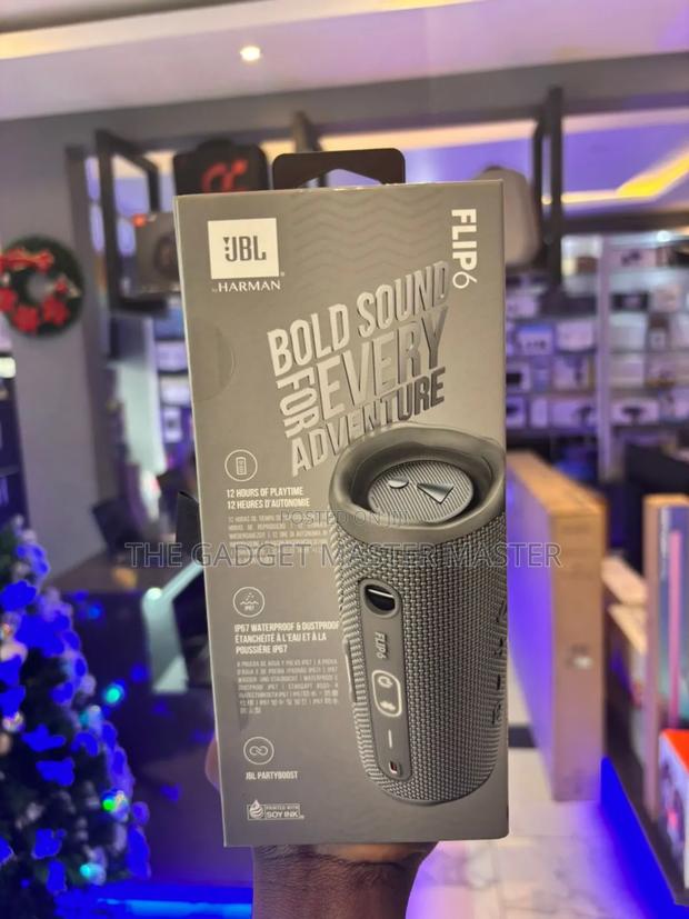 JBL Flip 6 Portable Speaker · Photo 3
