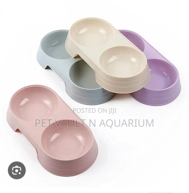 Plastic Feeding Bowls for Pets · Photo 1
