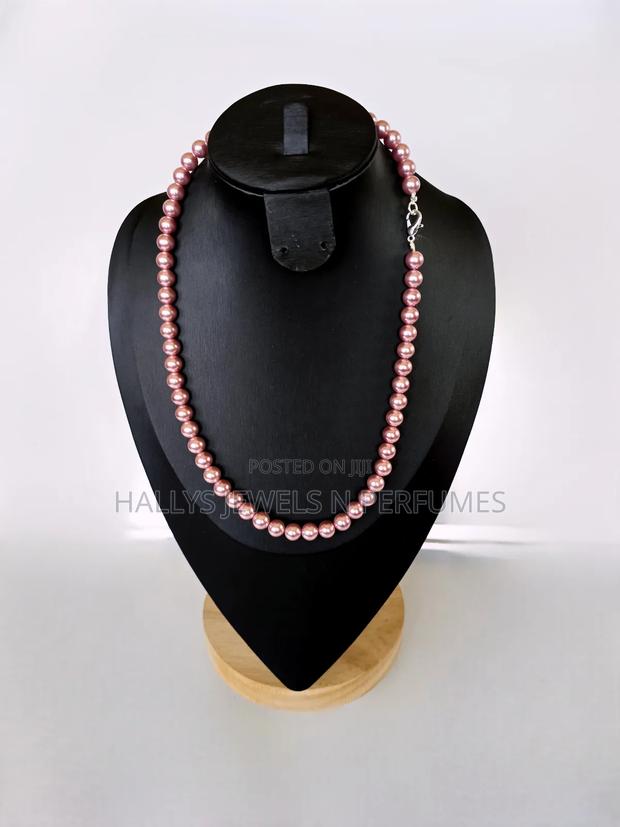Pink Luxury Pearl Necklace · Photo 3