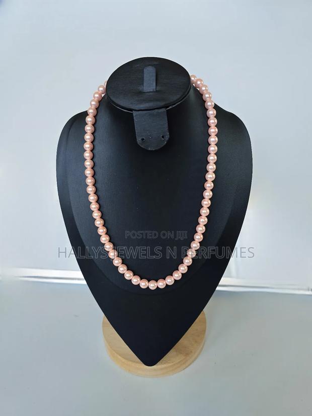 Pink Luxury Pearl Necklace · Photo 1