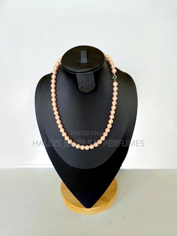Pink Luxury Pearl Necklace · Photo 2