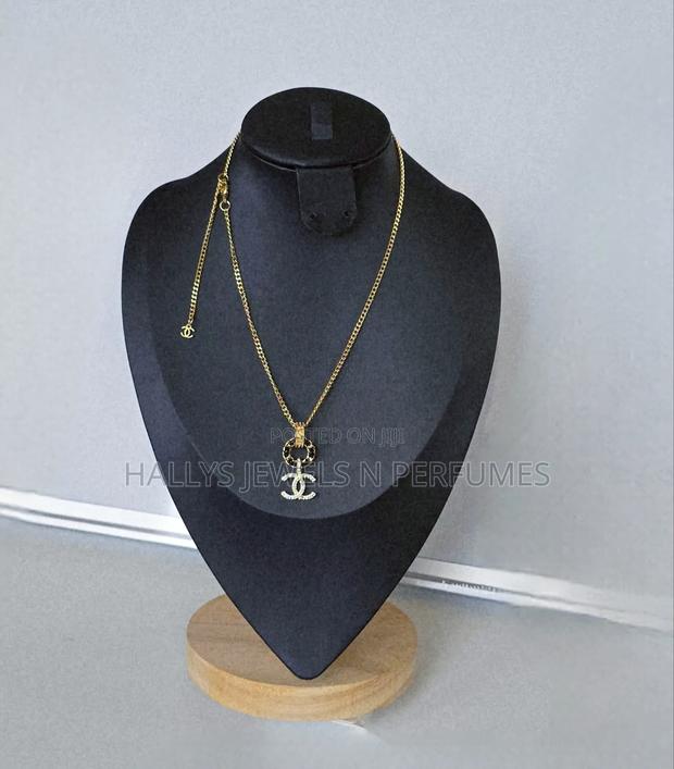 Chanel Necklace, Skin-Friendly, Tarnish-Free · Photo 1