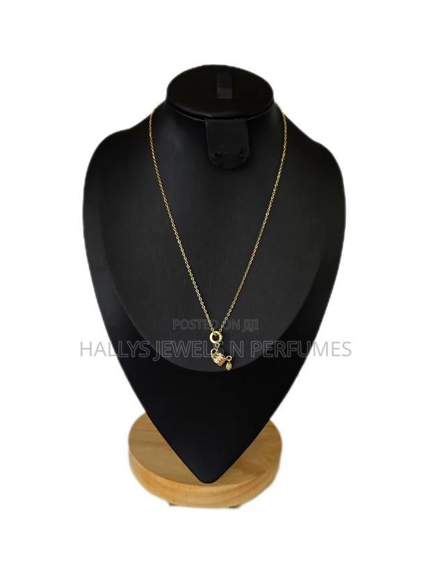 Chanel Necklace, Skin-Friendly, Tarnish-Free · Photo 2