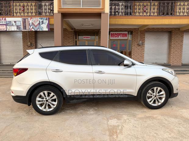 Hyundai Santa Fe 2015 Gray · Photo 2