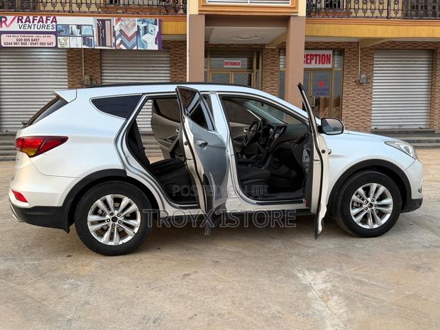 Hyundai Santa Fe 2015 Gray · Photo 4