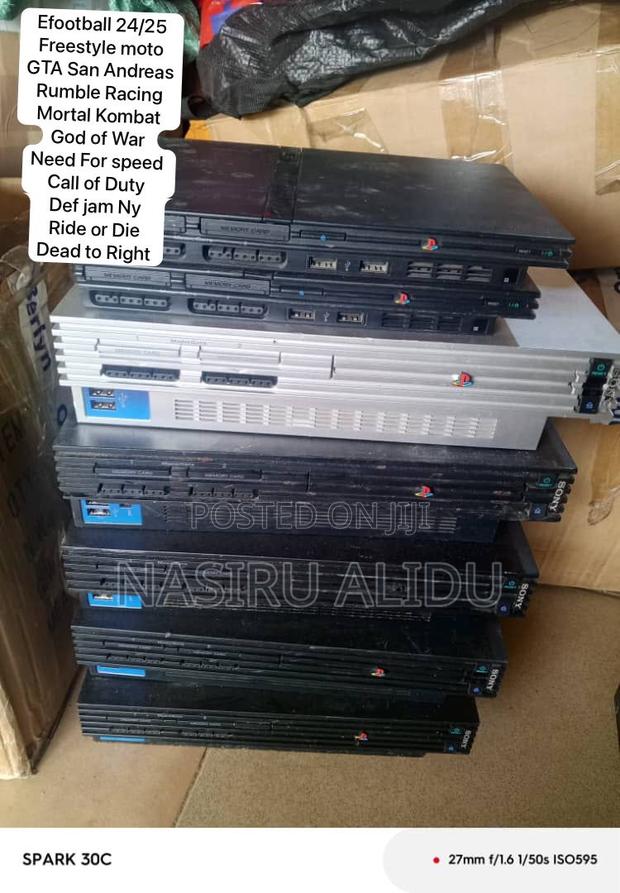 Ps2 With 5 -10 Games Installed · Photo 1