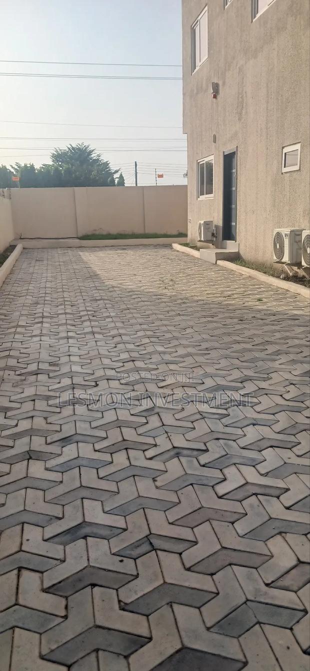 4bdrm Duplex in Lesmon Investment, Spintex for rent · Photo 1