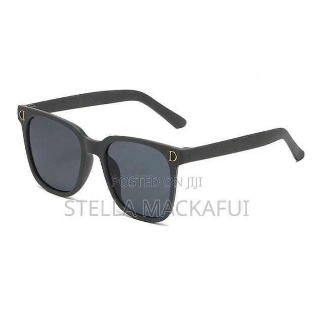 Unisex Sunglasses For Children · Photo 4