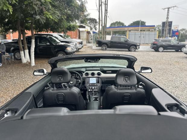 Ford Mustang EcoBoost Premium 2021 White · Photo 8