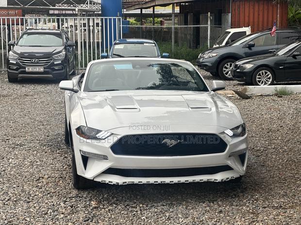 Ford Mustang EcoBoost Premium 2021 White · Photo 5