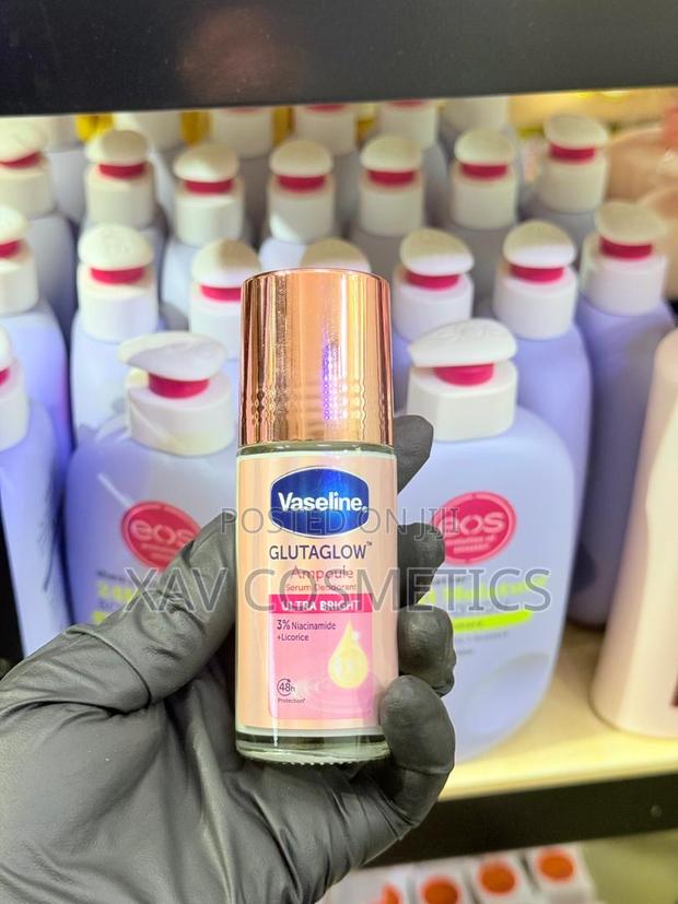 Vaseline Gluta Glow Ampoules Deodorant Serum Ultra Bright · Photo 1